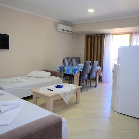 Eleana'S Apartament Sarandë Eksteriør billede