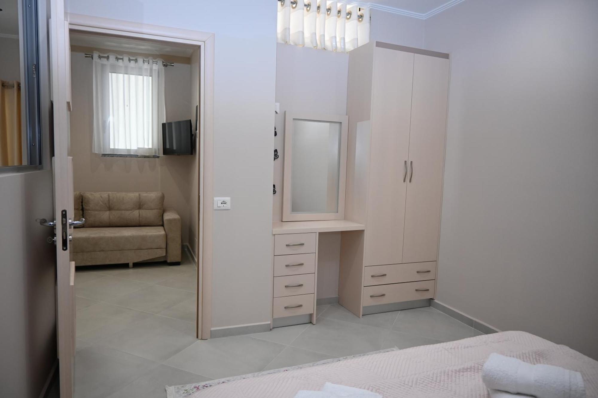Eleana'S Apartament Sarandë Værelse billede