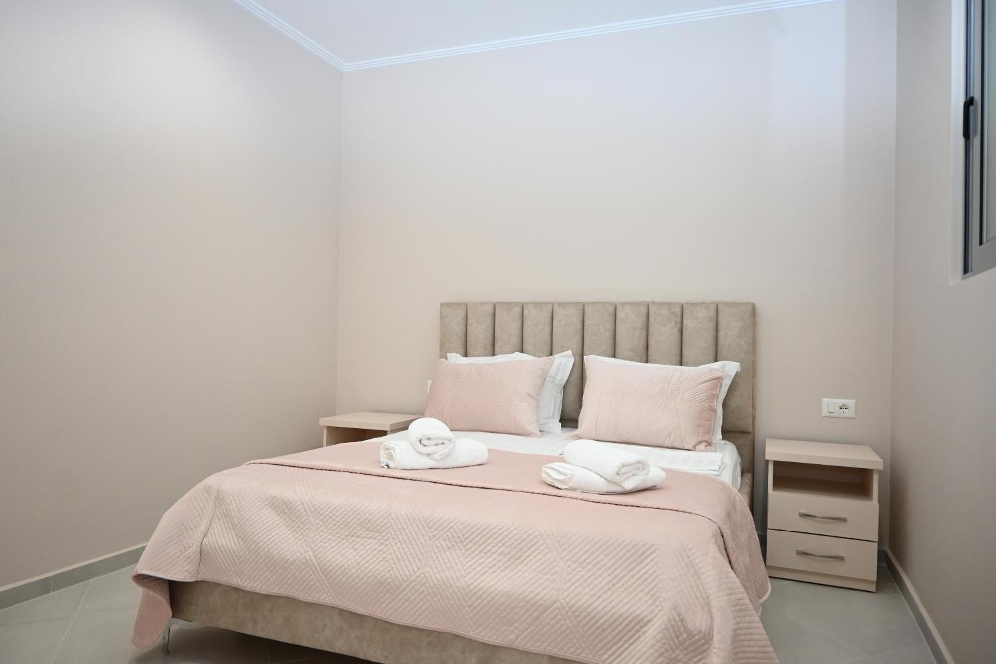 Eleana'S Apartament Sarandë Værelse billede
