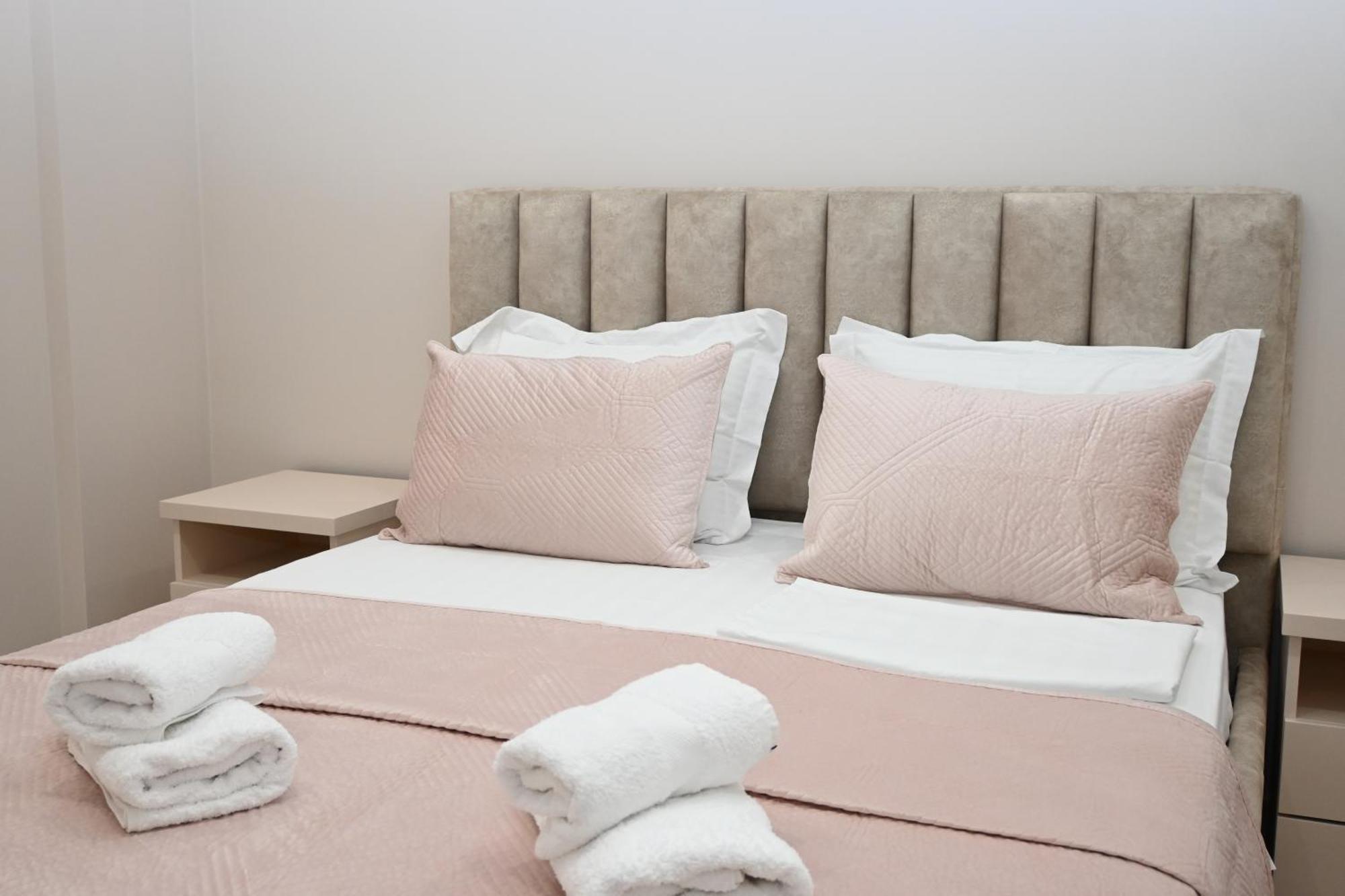 Eleana'S Apartament Sarandë Værelse billede
