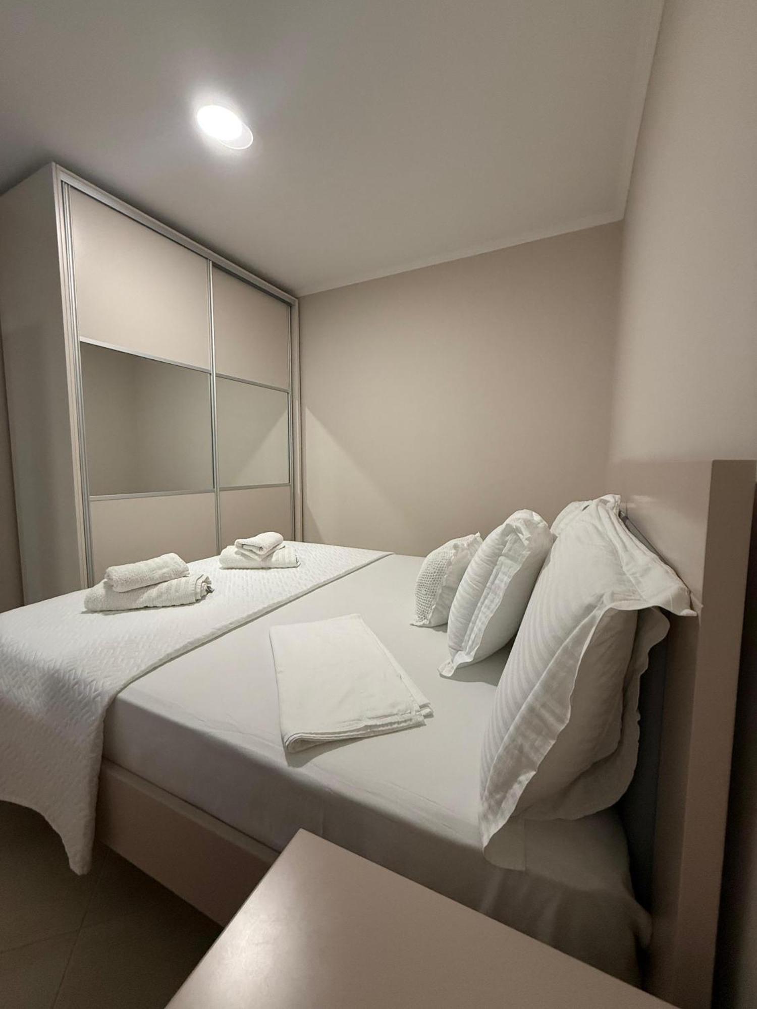 Eleana'S Apartament Sarandë Eksteriør billede