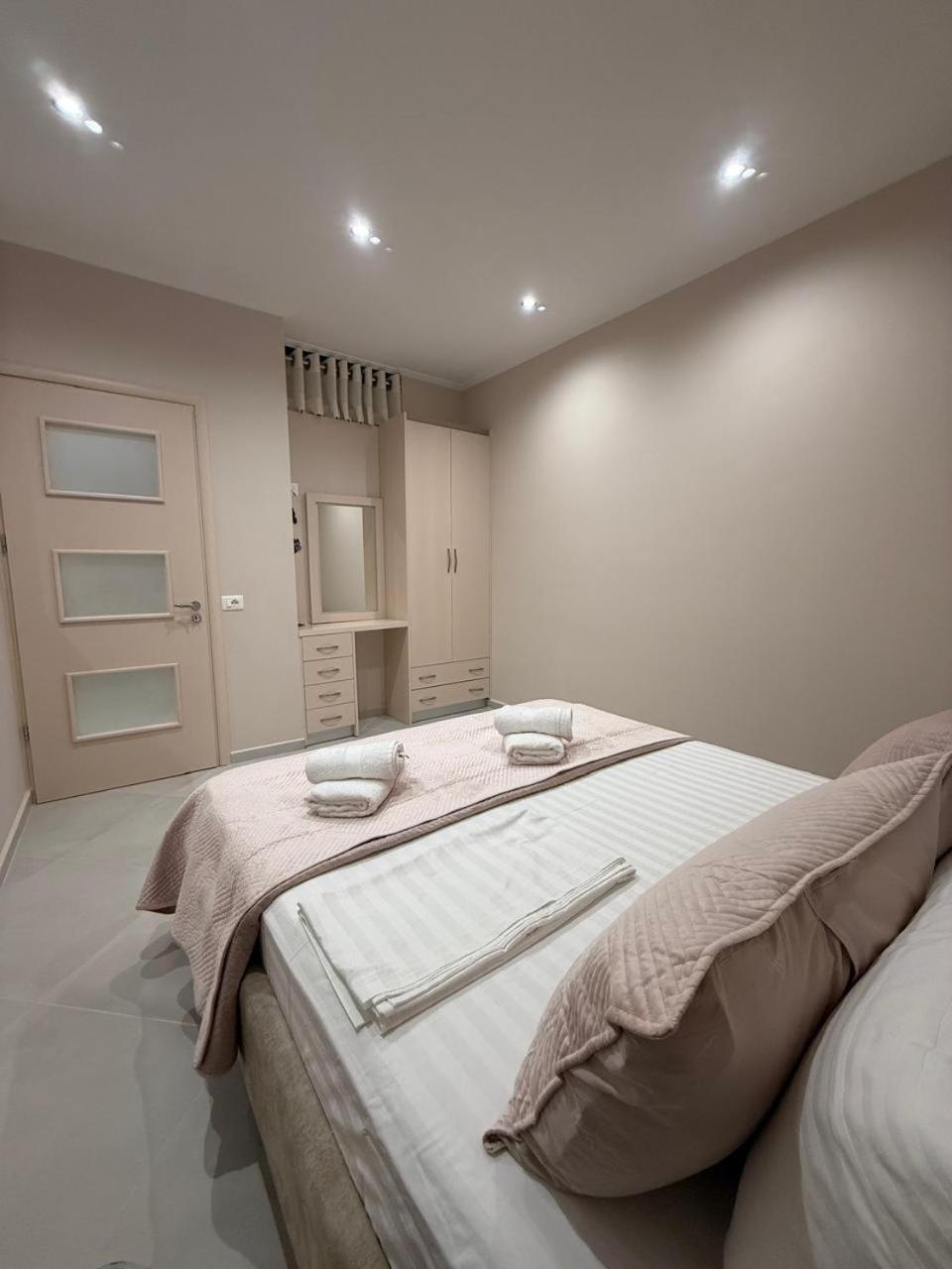 Eleana'S Apartament Sarandë Eksteriør billede