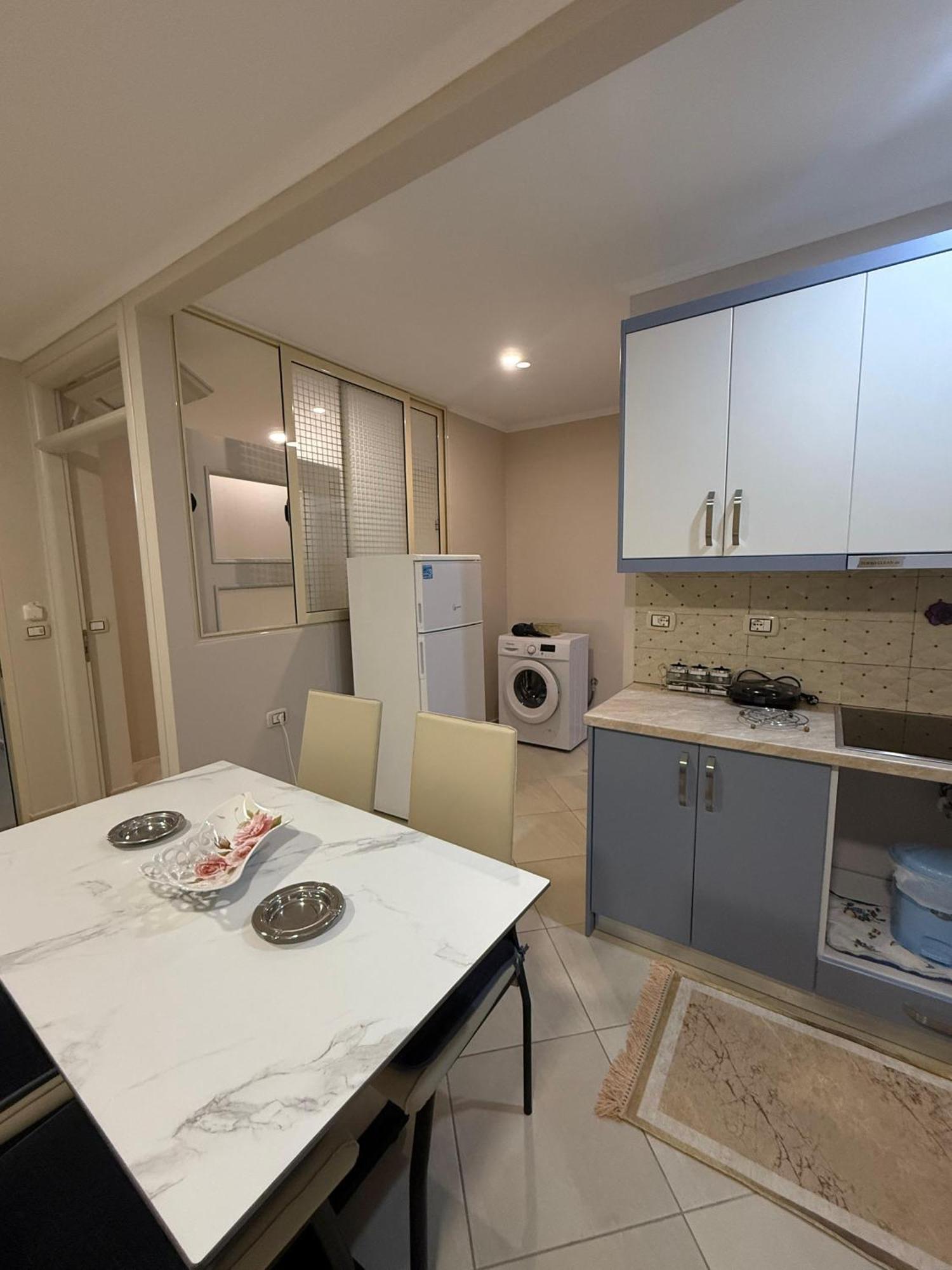 Eleana'S Apartament Sarandë Eksteriør billede
