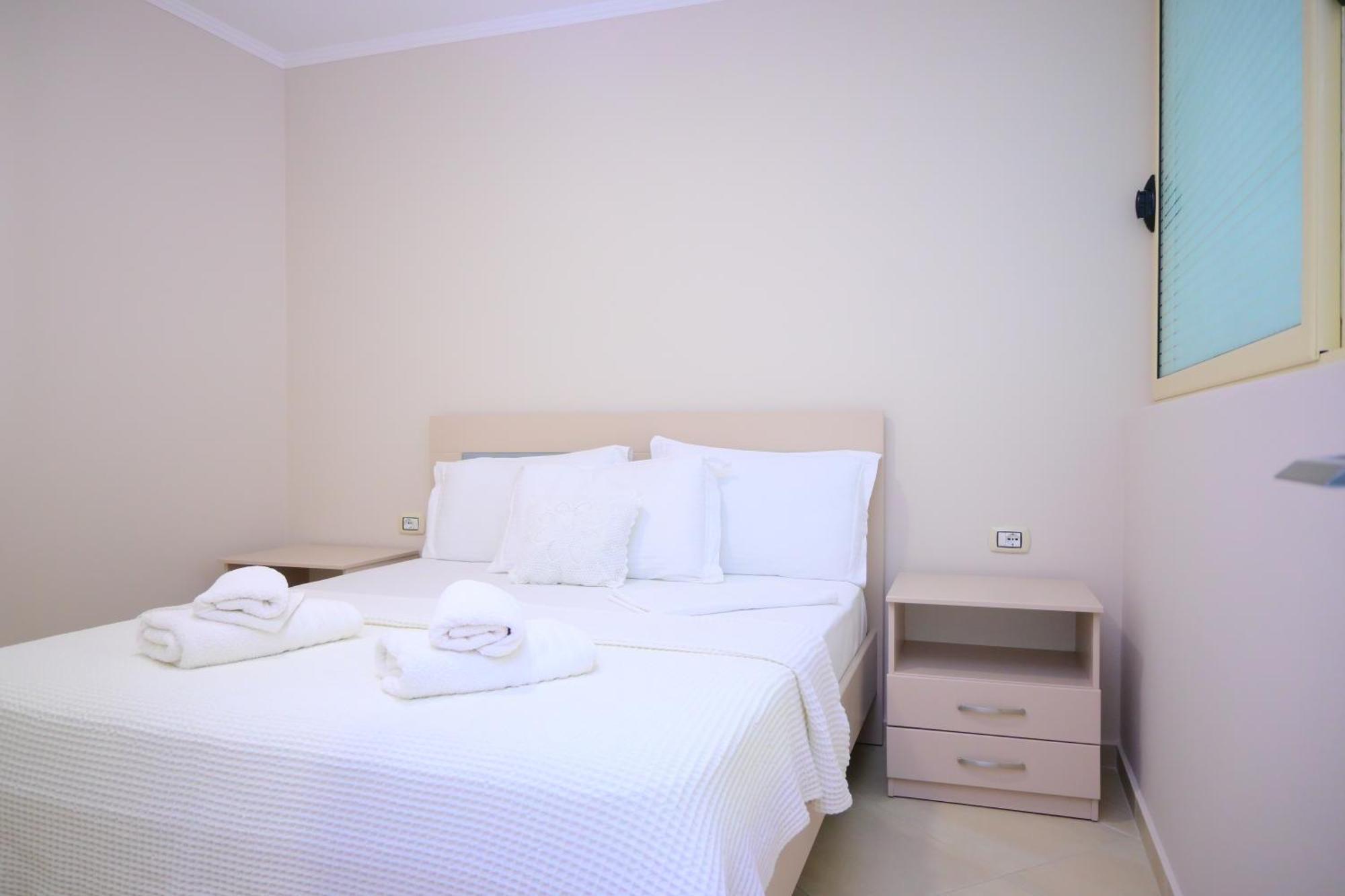Eleana'S Apartament Sarandë Eksteriør billede