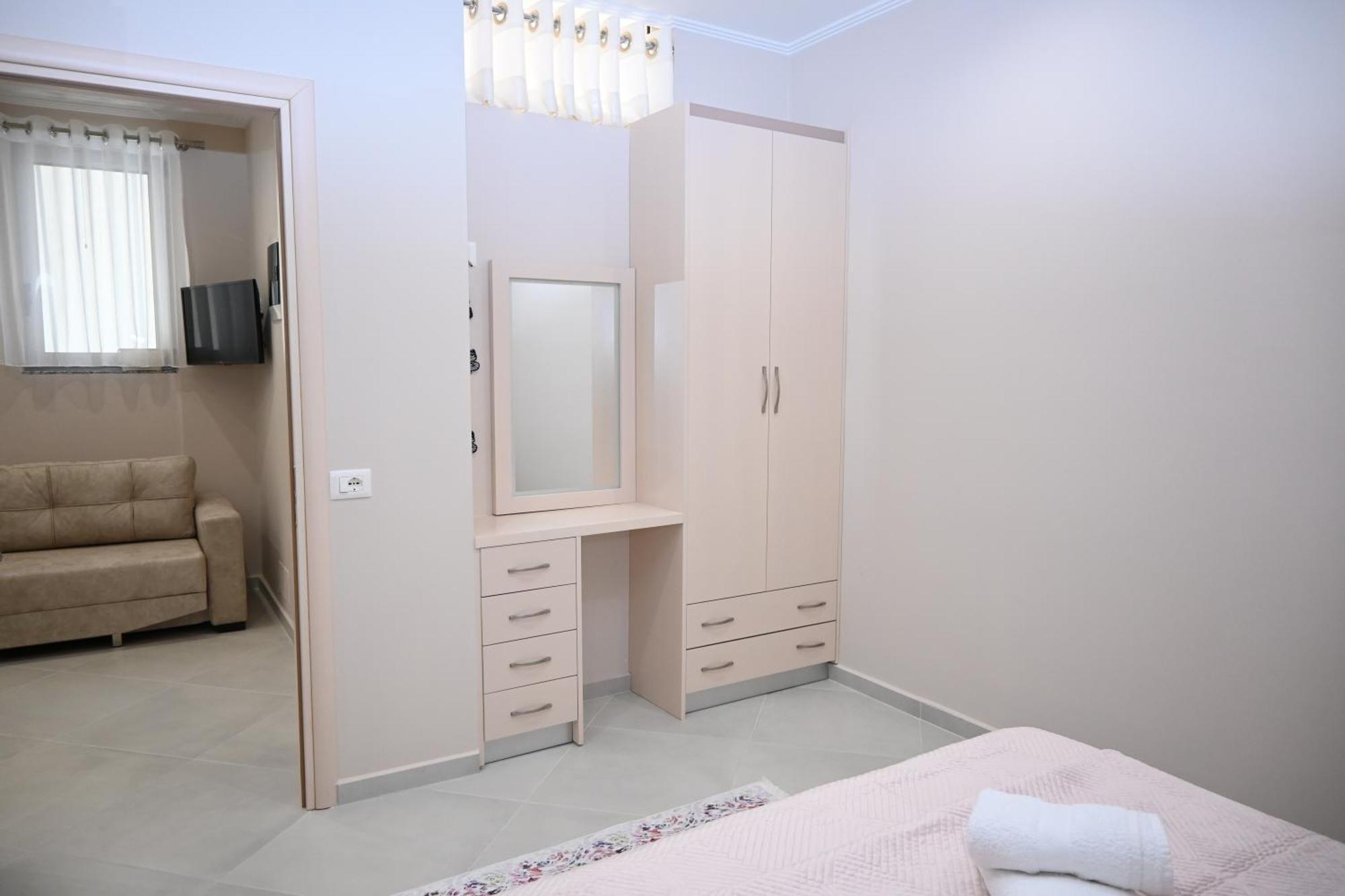 Eleana'S Apartament Sarandë Eksteriør billede